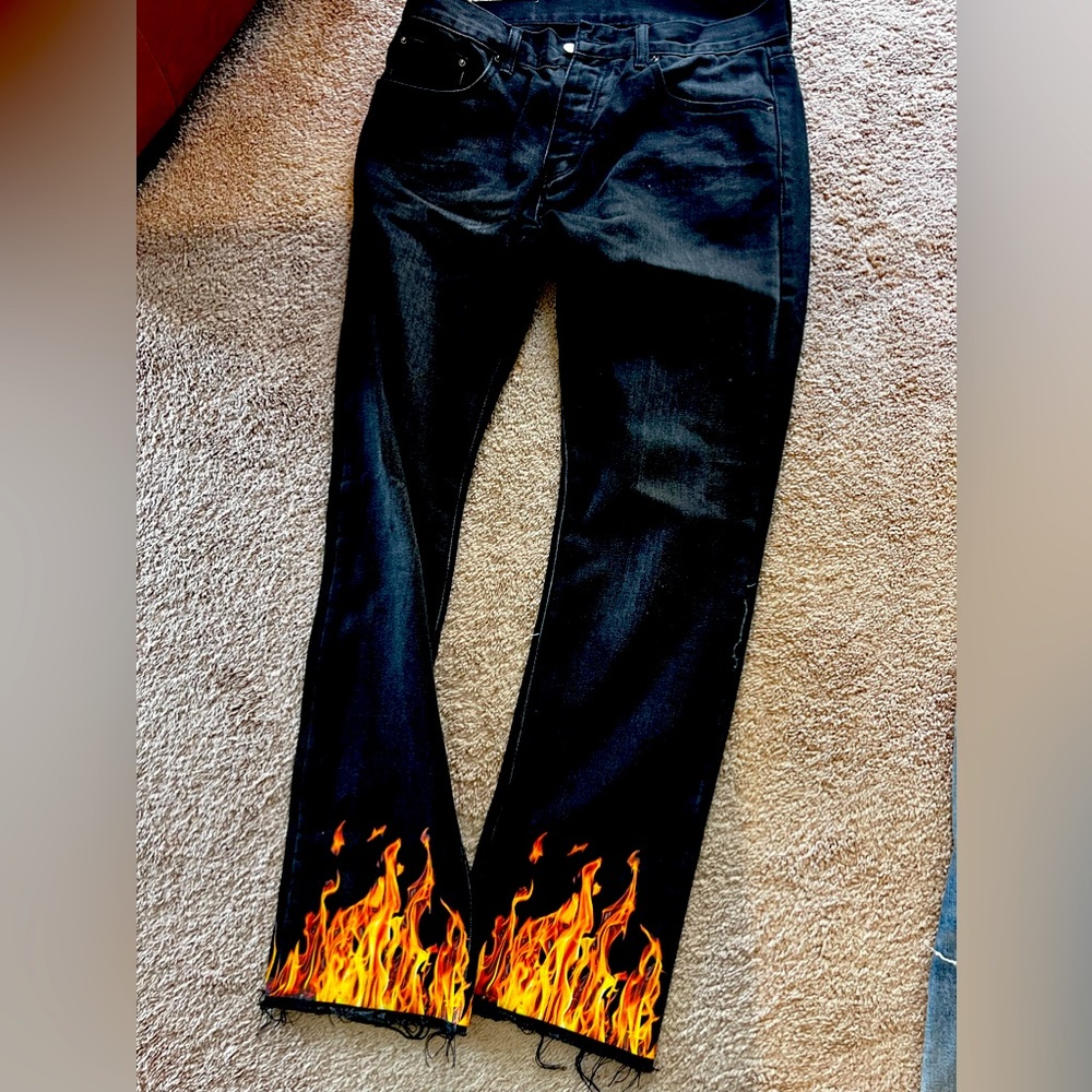 Men’s MNML jeans.  Like new condition.
